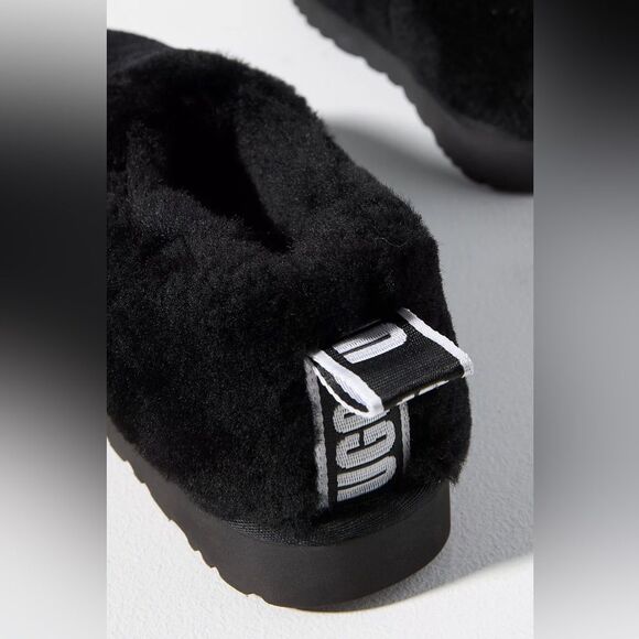 UGG Classic Cozy Slippers - NEW without box UGGS BLACK SLIPPERS Size 6 - Picture 2 of 10